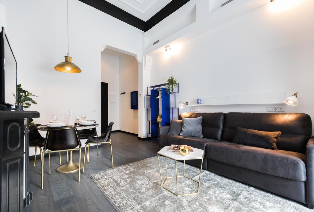 El Consell By The Streets Apartment Barcelona Ngoại thất bức ảnh